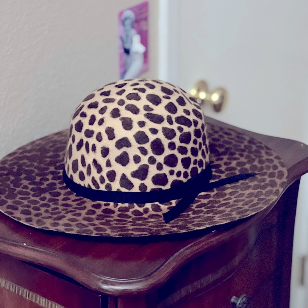 Charlie 1 Horse Cheetah Print Felt Hat